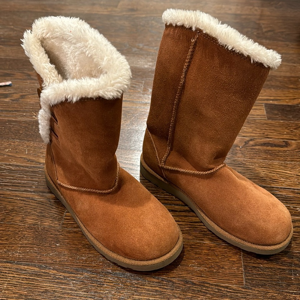Women’s cozy winter boots with side buttons Kohl’s chestnut brown size 6 NWOT